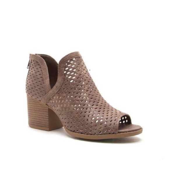 qupid perforated booties